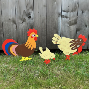 Familj med tupp, höna och kyckling målad