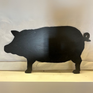 Gris vägg svart