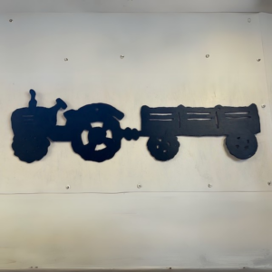 Traktor och vagn vägg svart